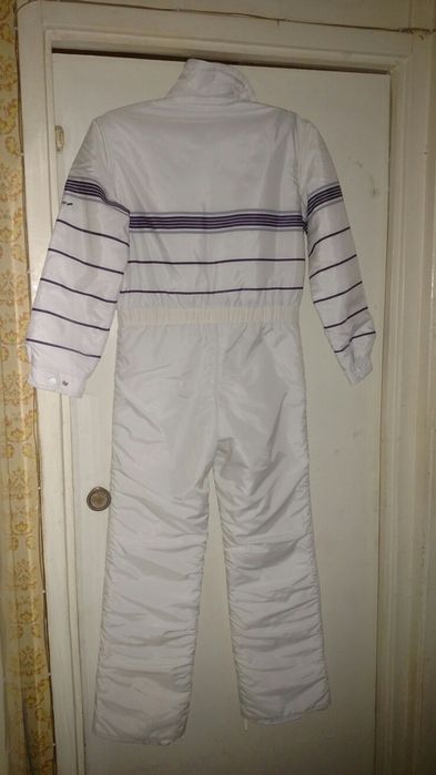 Продам женский комбинезон для катания на лыжах