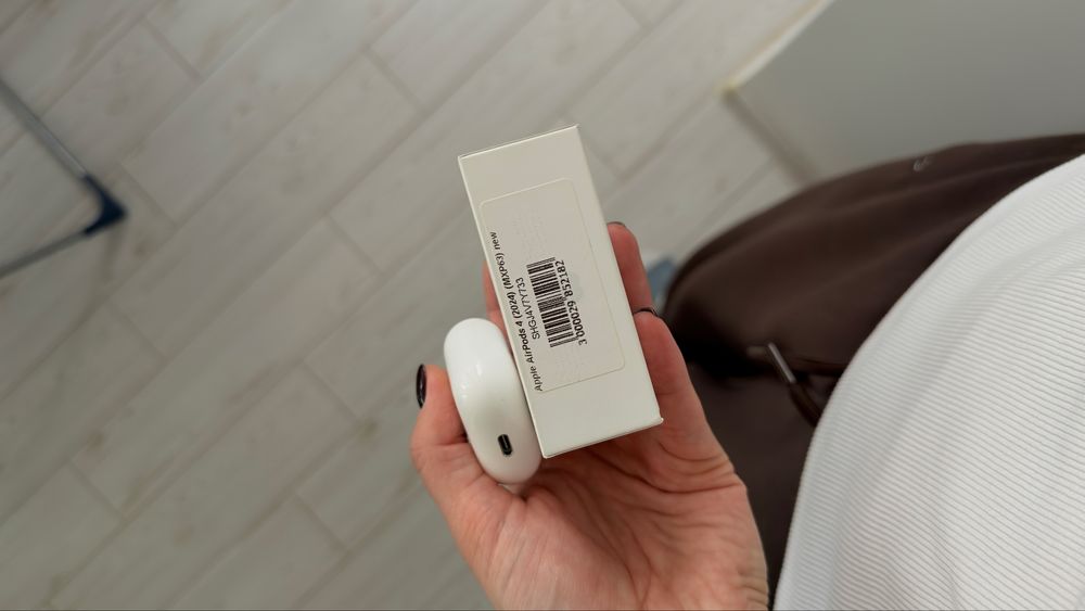 Airpods 4 (2024)
