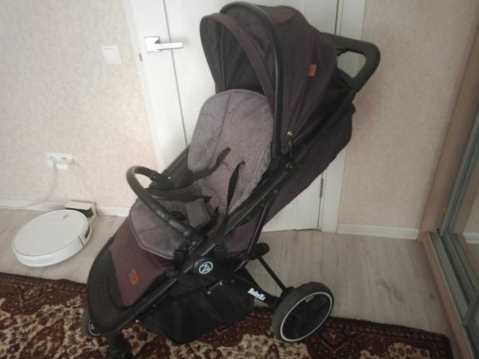 Коляска прогулочная Babyzz B100