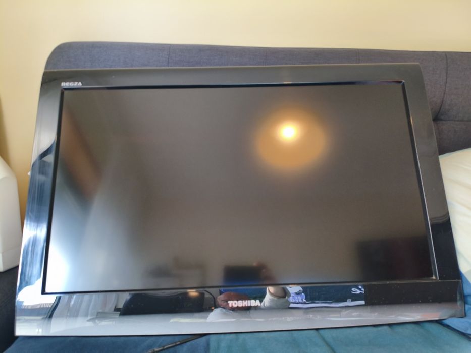 TV 32" Toshiba 32LV733G ótimo estado