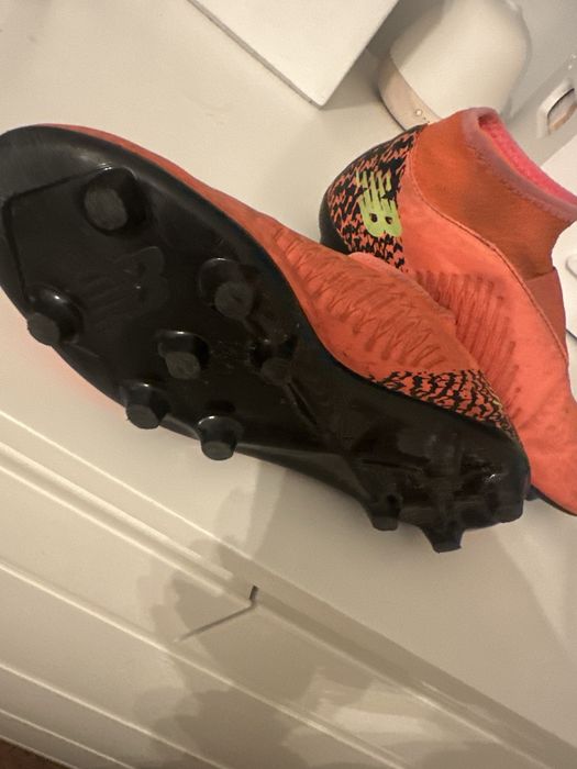 Chuteiras tamanho 39 NB