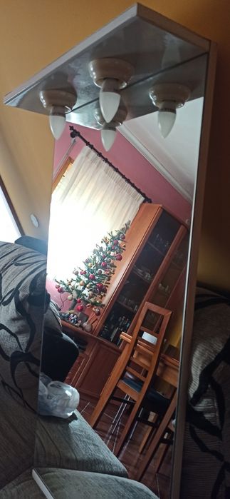 Vendo lavatório e espelho