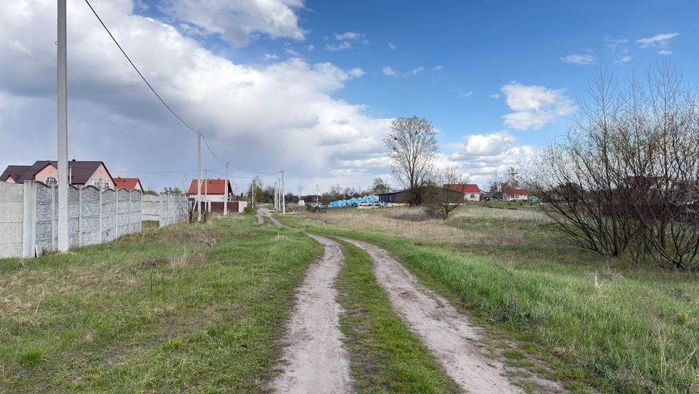 Біля річки Десна село Рожни кутова ділянка 5 соток під забудову