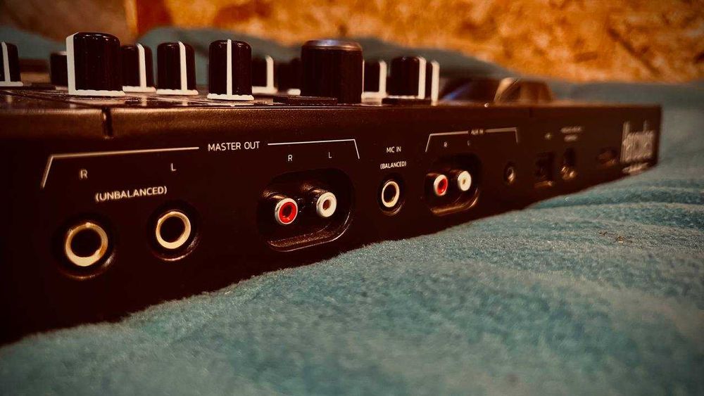 Controladora DJ Hercules Inpulse 500