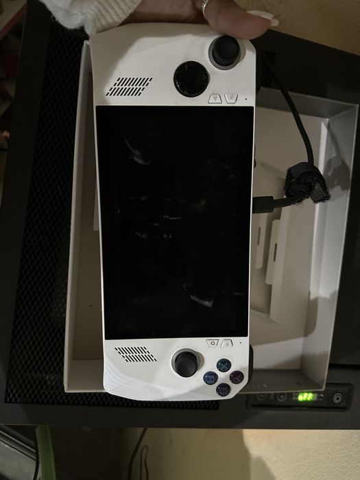 ASUS ROG Ally Ryzen Z1 512GB - Excelente Estado