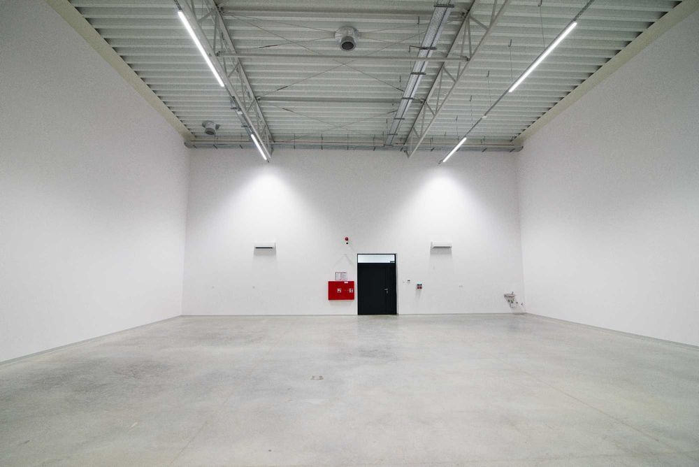 Lokal biurowo-magazynowy. Biuro 31m2, magazyn 197m2. Nowy obiekt.