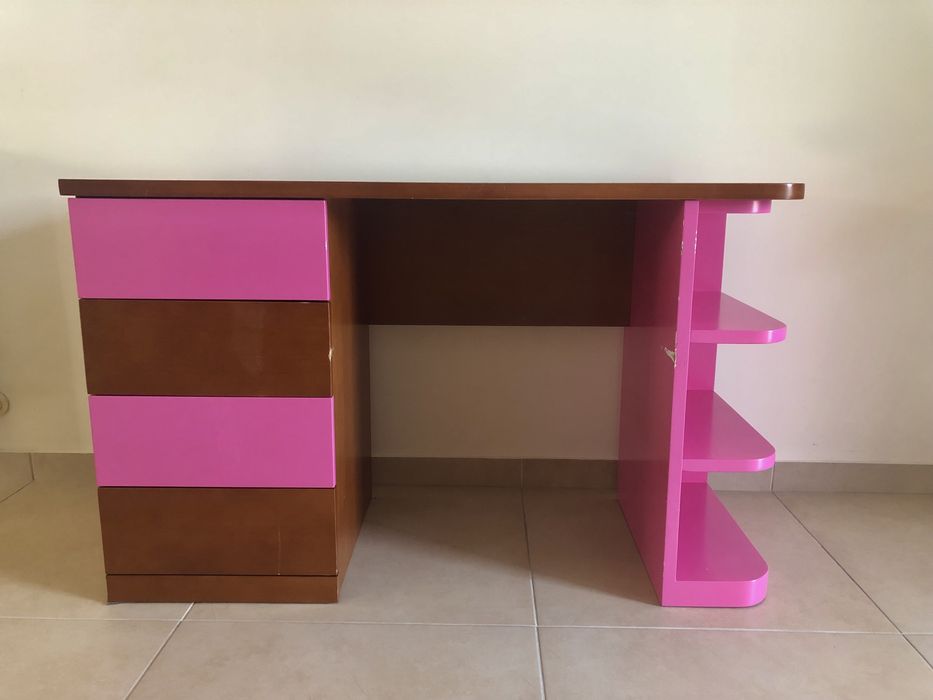 Secretária em segunda mão para quarto de criança/jovem