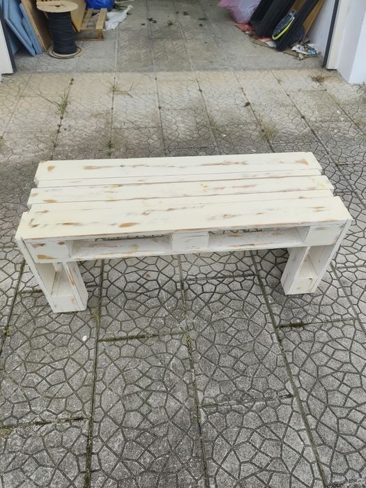 Mesa de Centro Rústica em Madeira – Estilo Industrial/Vintage