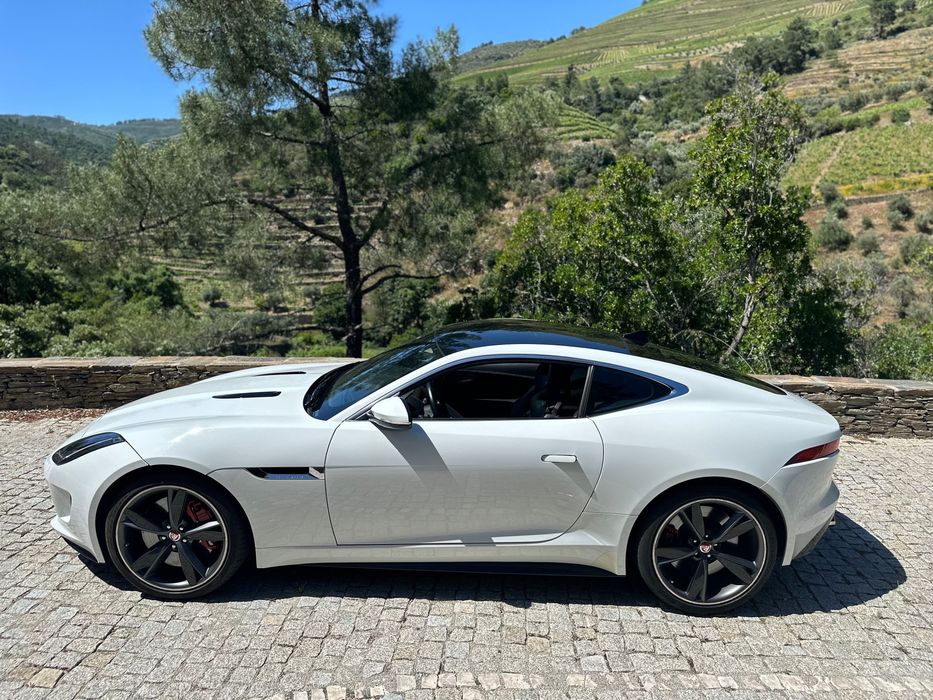 Jaguar F type R RWD