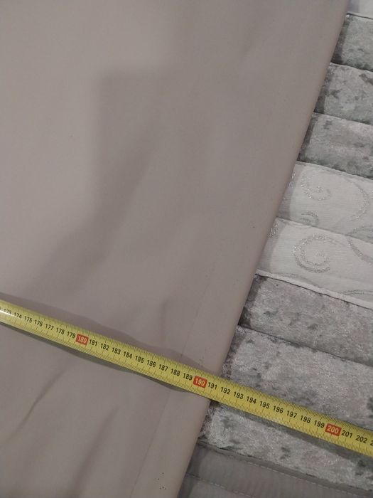 Blackoute, cortina cinza opaco