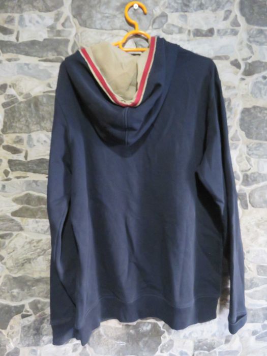 sweat Lions of Porshes