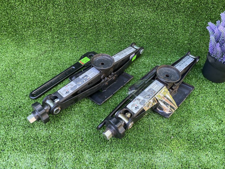 Домкрат+ключ балонник комплетк w168 169 245 mercedes