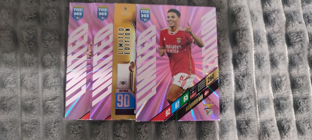 Szczęsny FCB /49 + Mbappe Momentum + 5 kart numerowanych + inne karty