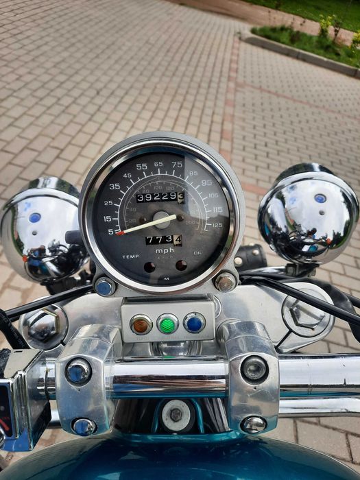 Motocykl Honda Shadow 1100