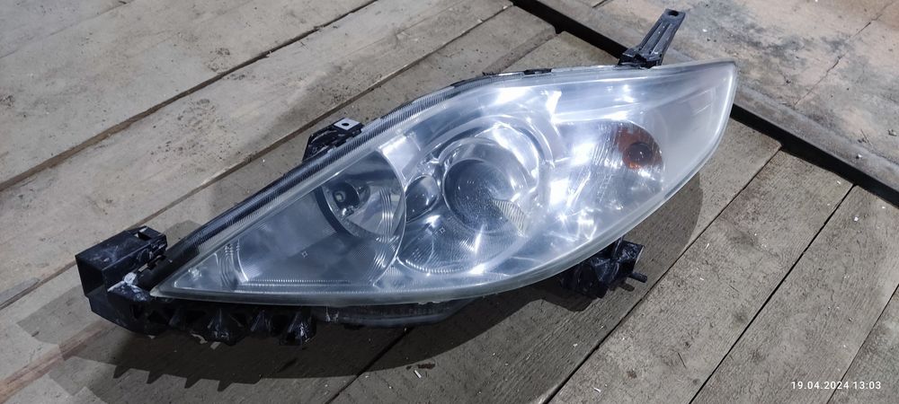 Фара Мазда Mazda 5 2005-