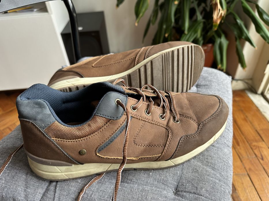 Calcado variado ler descricao