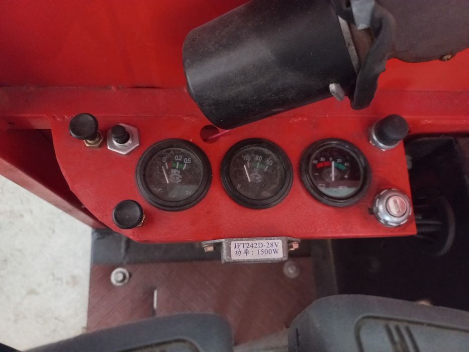 Wozidło spalinowe na gąsienicach diesel 4 cyl.