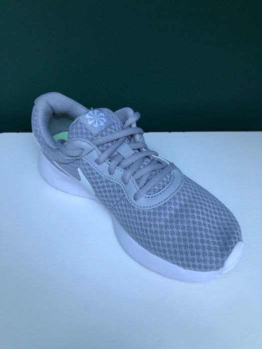 Buty sportowe Nike Tanjun damskie, szare, rozmiar 38.5