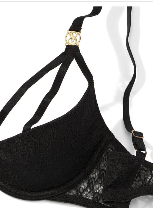 Бьюстгалтер Victoria’s Secret з напівідкритою чашкою