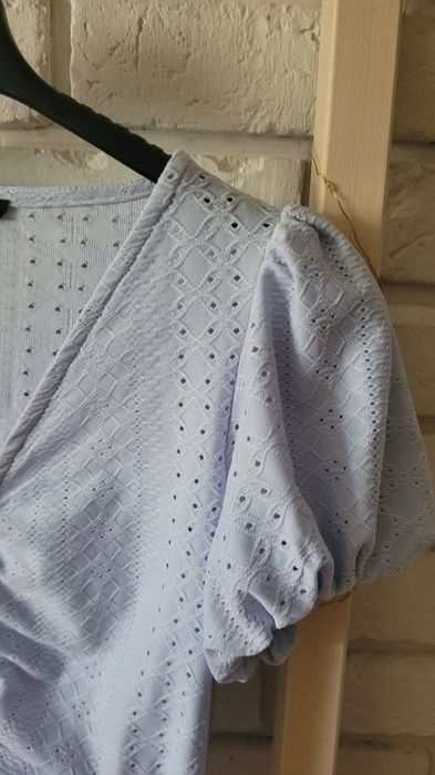 Bluzka błękitna ze ściągaczem