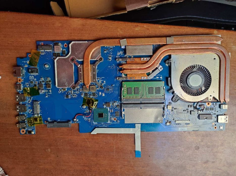 Ноутбук gf63 thin 11uc на запчастини 
Корпус 
Акумулятор
Матриця
Заряд