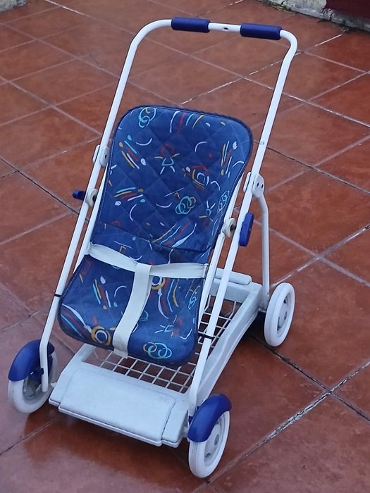 Vendo CARRINHO DE BEBÉ de brincar e outros brinquedos todos como novos