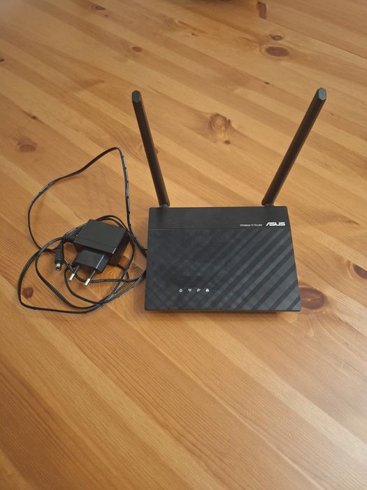 Router Asus RT-N12+B1