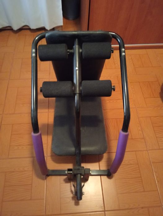 Máquina de musculação abdominal