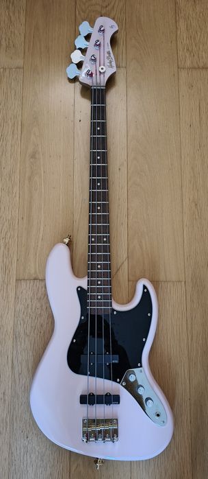 Baixo Jazz Bass - EMG - com pickups ativos EMG