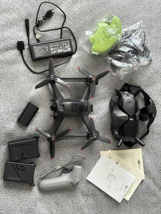 Dron DJI FPV Combo + Gogle V2 + Motion Controller + 3 Baterie (Zestaw)