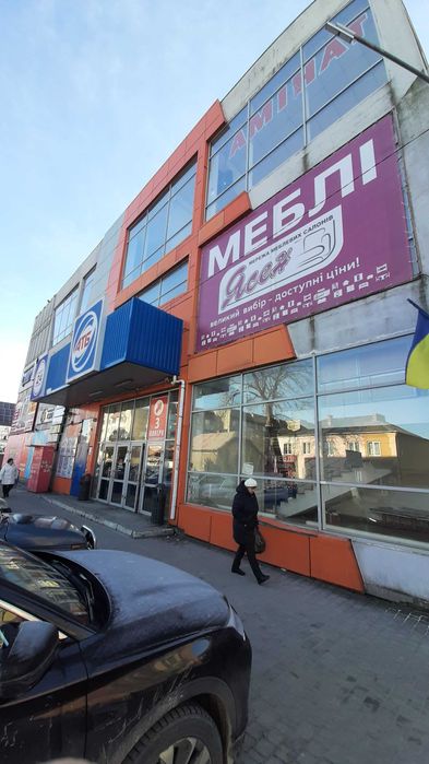Стрий, центр. 975 кв.м., 2 пов. ТРЦ. Поруч АТБ. Вигідно, 100 грн/кв.м.