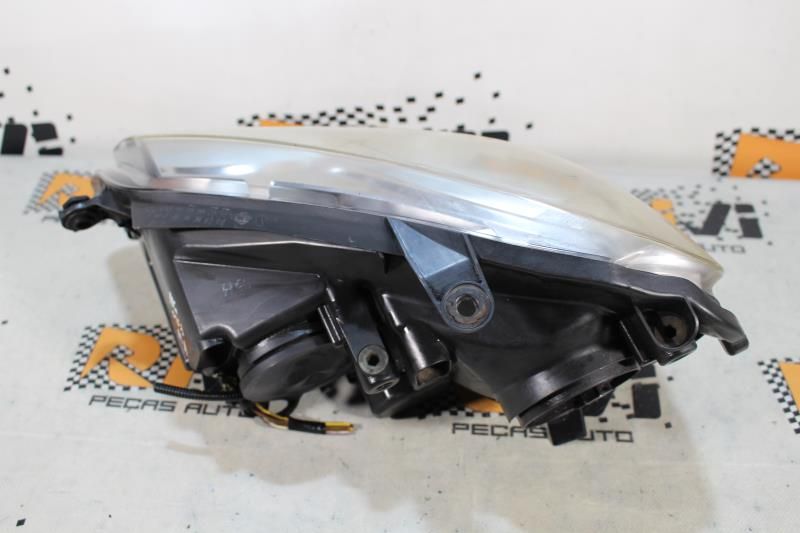 Ótica / farol direita VOLKSWAGEN Polo (9N)