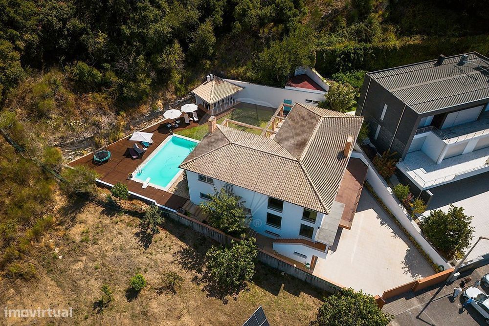 Moradia T5 para venda