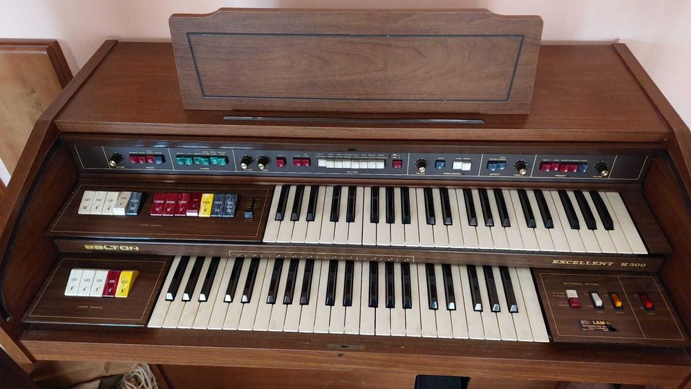 Órgão vintage Beltone Excellent K300 – 100% funcional