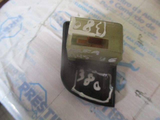 Comando / botão / interruptor vidros frente direito ALFA ROMEO 145 (93
