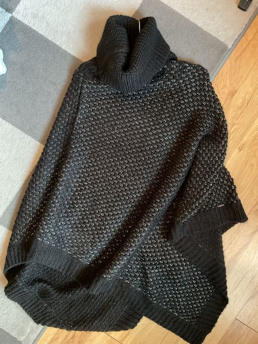 Czarne poncho Calvin Klein