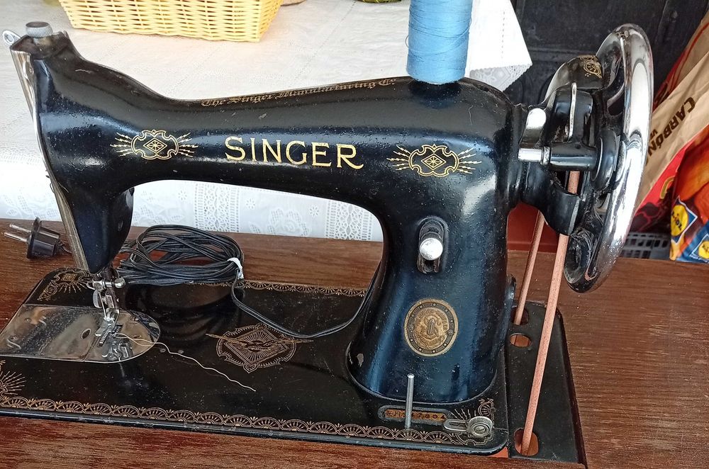 Máquina de costura Singer antiga