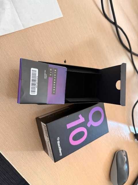 Telefon  Blac BERRY Q10