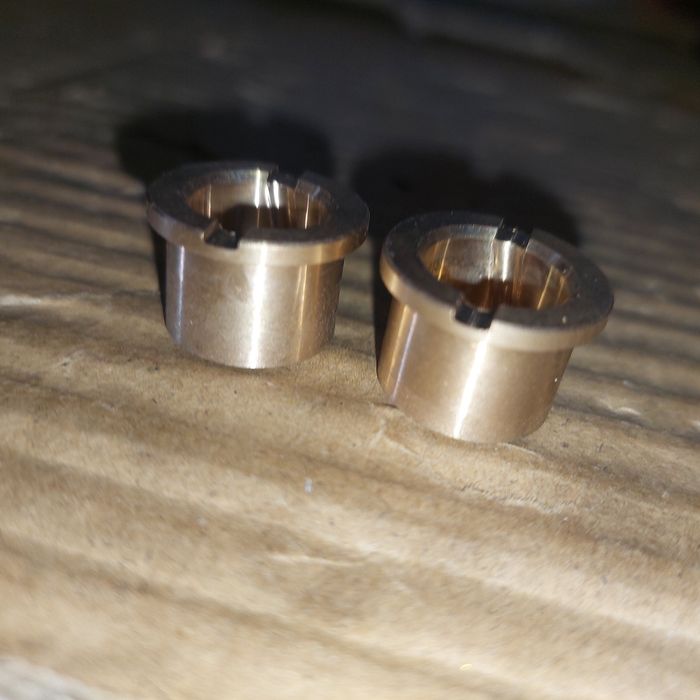 Nowe 2szt tulejki nadwymiarowe 16,5mm kartery połówki wsk 125,wfm
