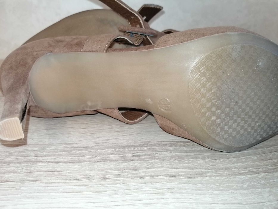 Szpilki Graceland 39