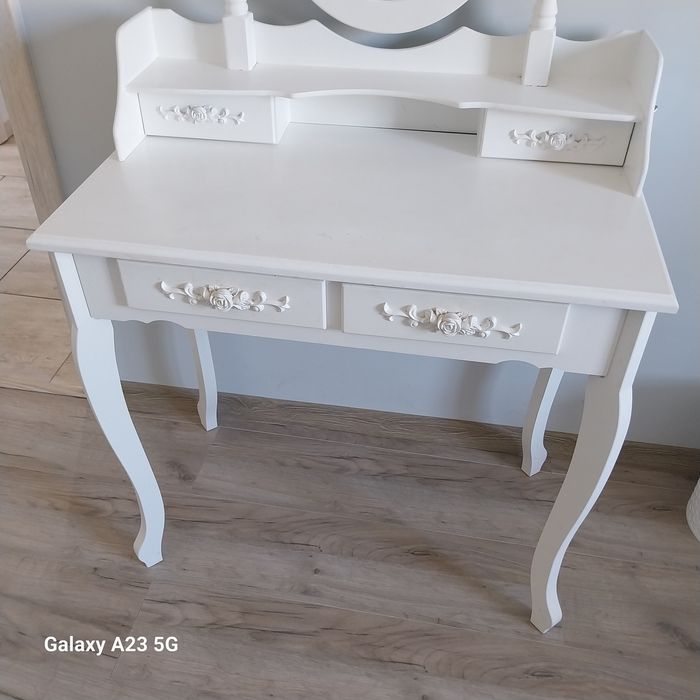 TOALETKA biała z szufladami