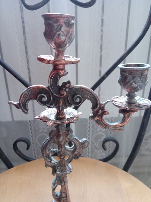 Старинный подсвечник.
