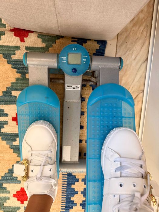Stepper Compacto ST1000 – O teu Ginásio em Casa (Ocupa Zero Espaço!)