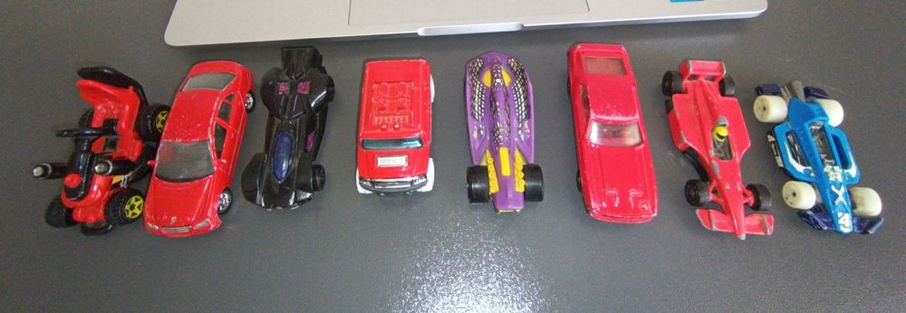 Модельки Hot Wheels