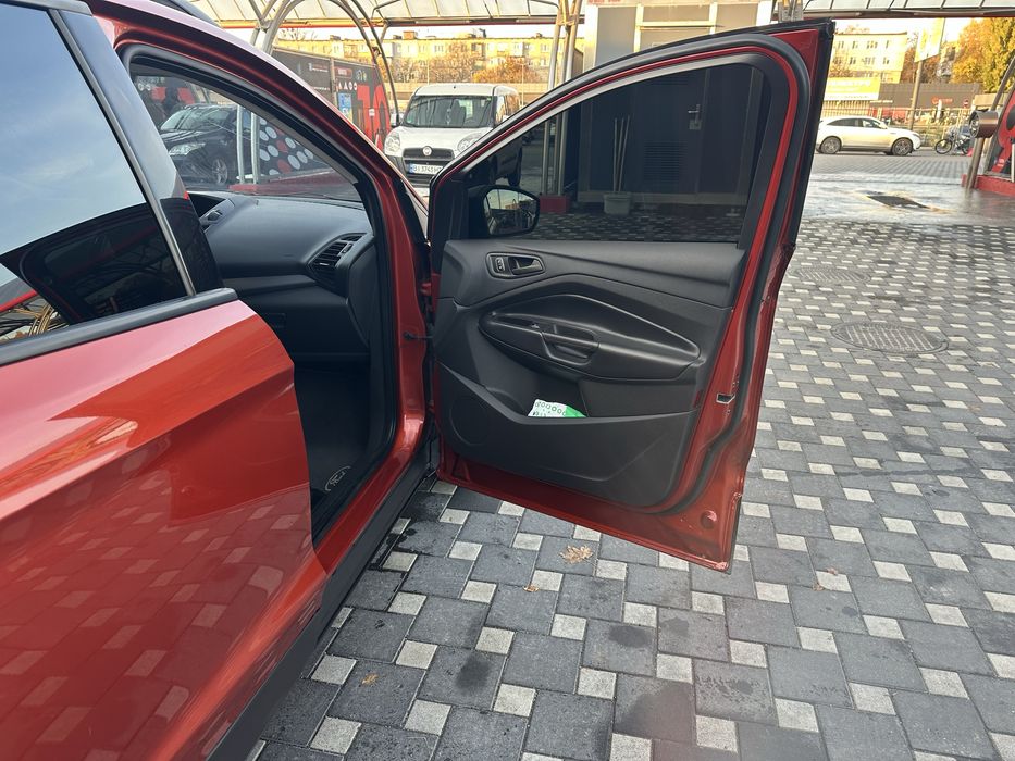 Ford Escape 2019 • 115 тис. км • Один власник в Україні