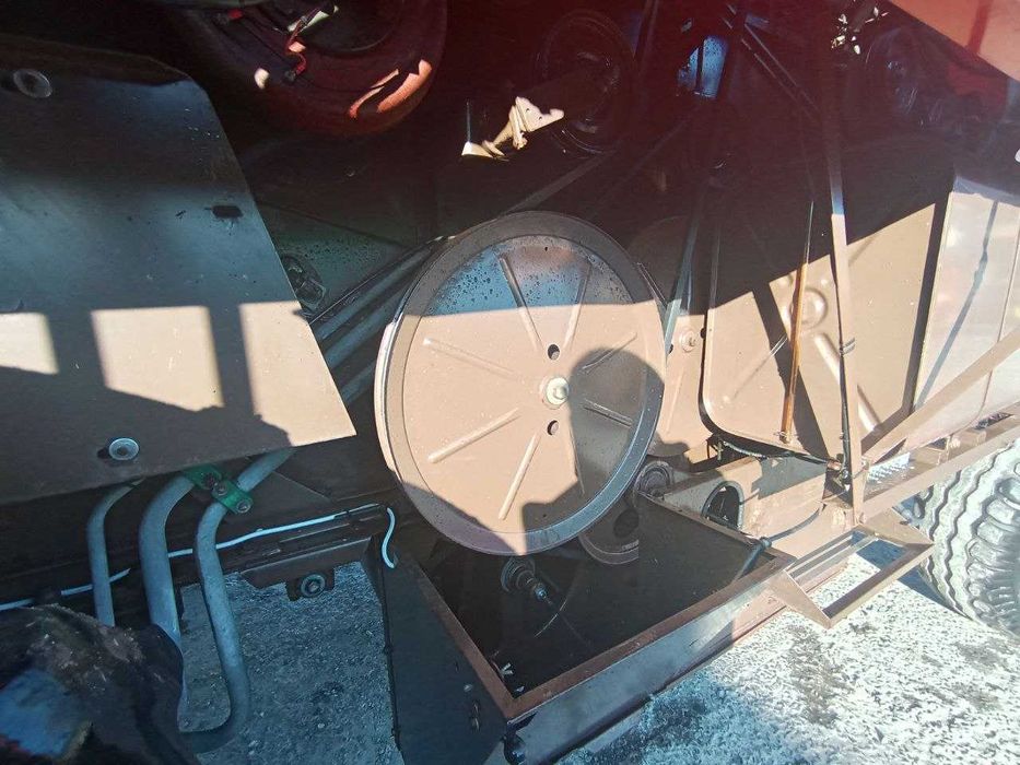 Комбайн Dronningborg D 7500 з гідроходом