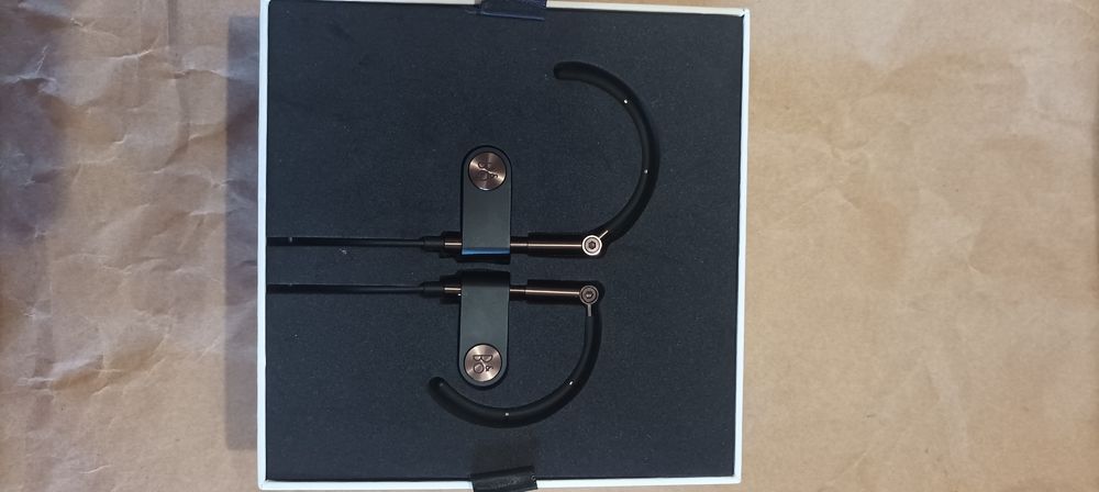 Auriculares Bluetooth Bang & Olufsen