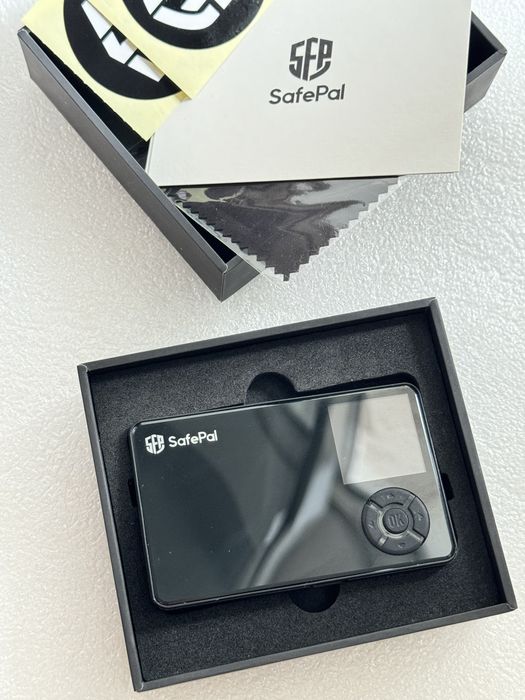 Апаратний криптогаманець SafePal S1 Чорний
