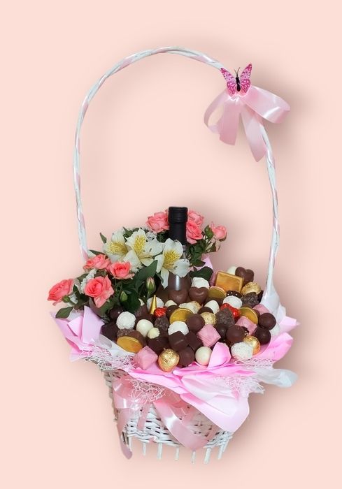 Їстівні букети, пін'яти, декор