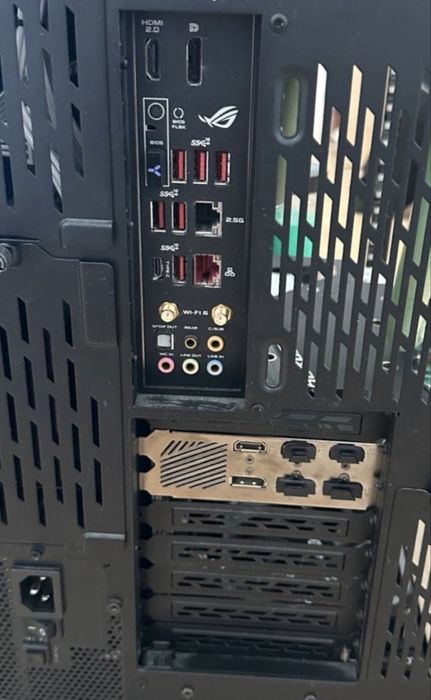 Komputer gamingowy Aorus RTX 3090 Extreme 24GB Ryzen 7 5800X 32GB RAM 3TB sdd Custom Water Cooling